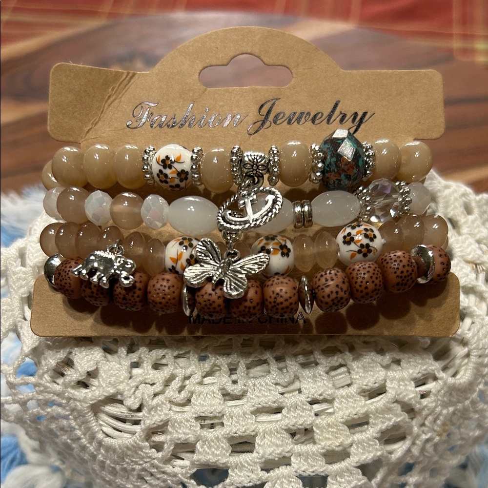 Fashion Jewelry 4-Piece Stackable Bohemian Beaded Stretch Bracelets New On Card